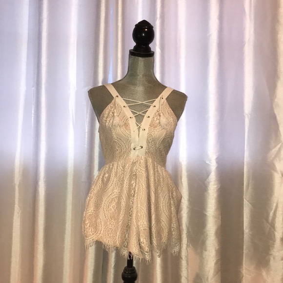 LF Other - 🎉FLASH SALE🎊LF White and Cream Lace Romper